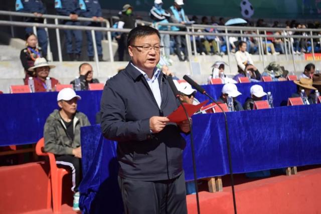 巴神时隔1701天重返意甲 球迷想要球衣巴神脱球裤