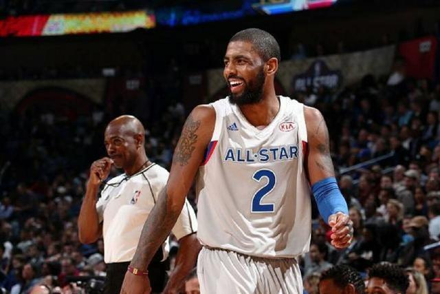 滕哈格回曼彻斯特与妻子晚餐 经纪人团队成员在场